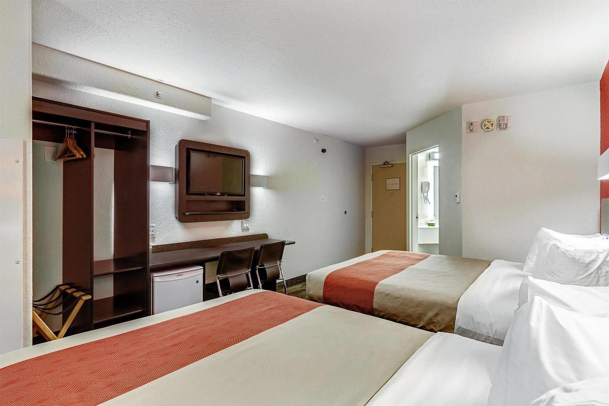 Motel 6-Saskatoon, Sk Kültér fotó