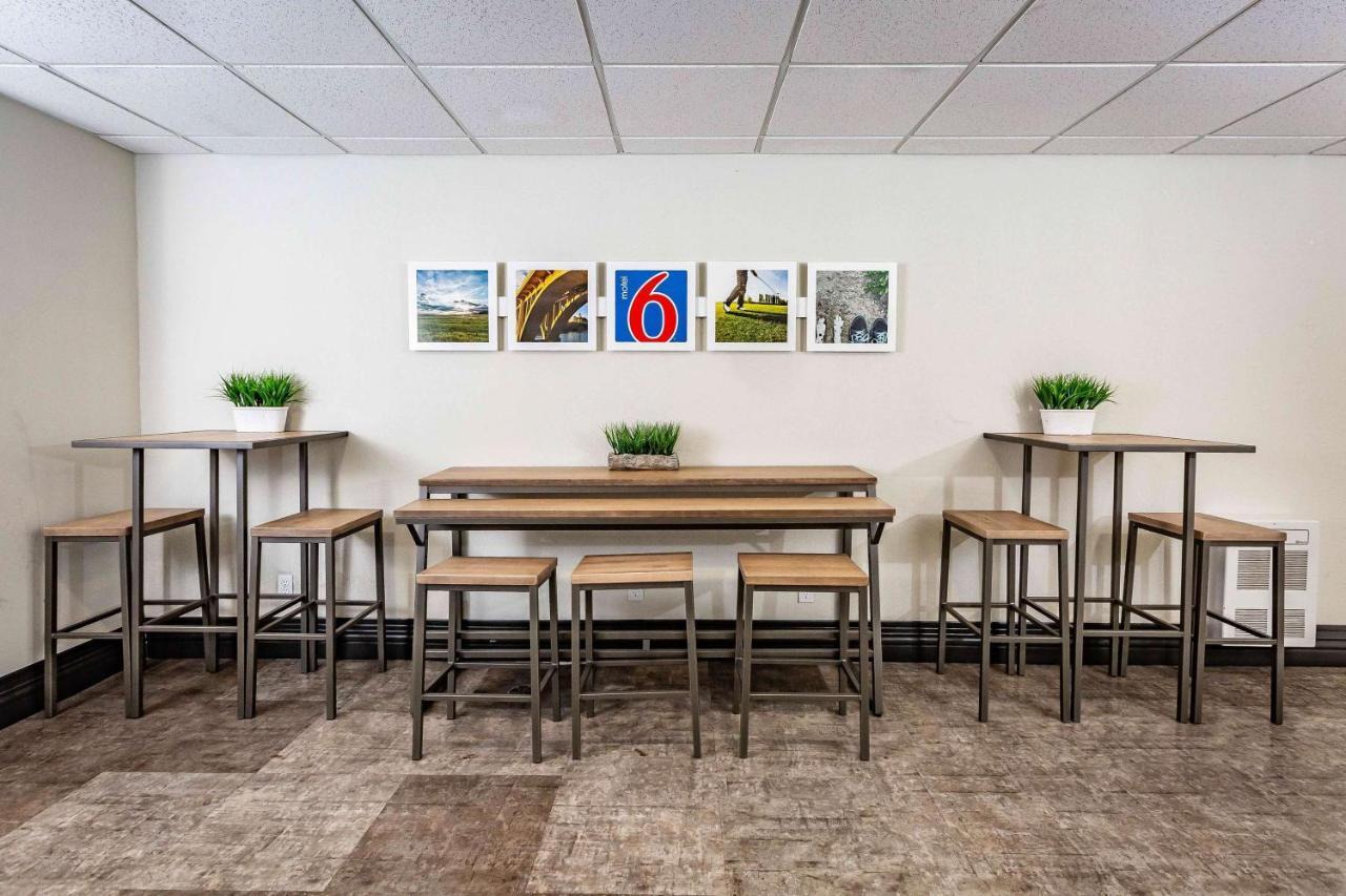 Motel 6-Saskatoon, Sk Kültér fotó